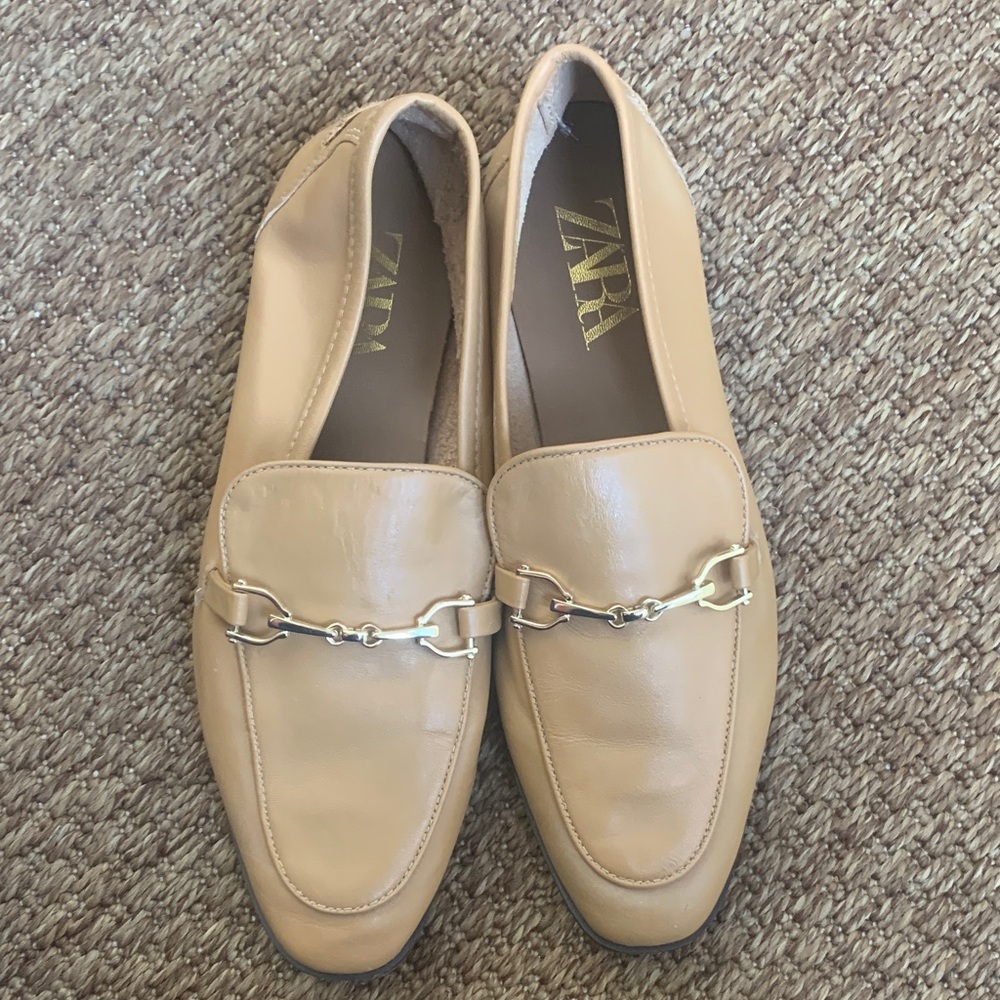 Zara Women's Beige Leather Loafers